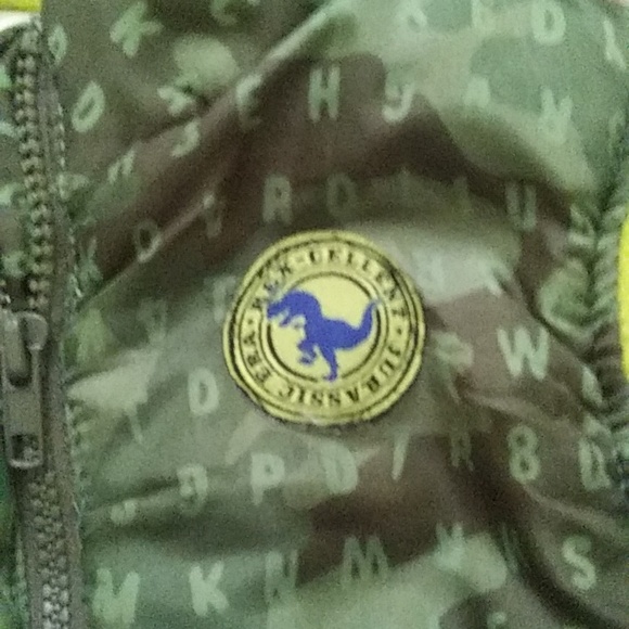 Camo toddler puffer vest - Picture 3 of 3